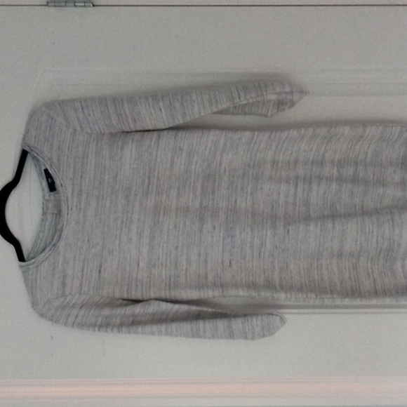 Too small - Picture 1 of 1